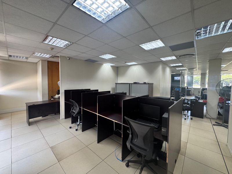 Office Space To Let In La Lucia Ridge. - Photo 10