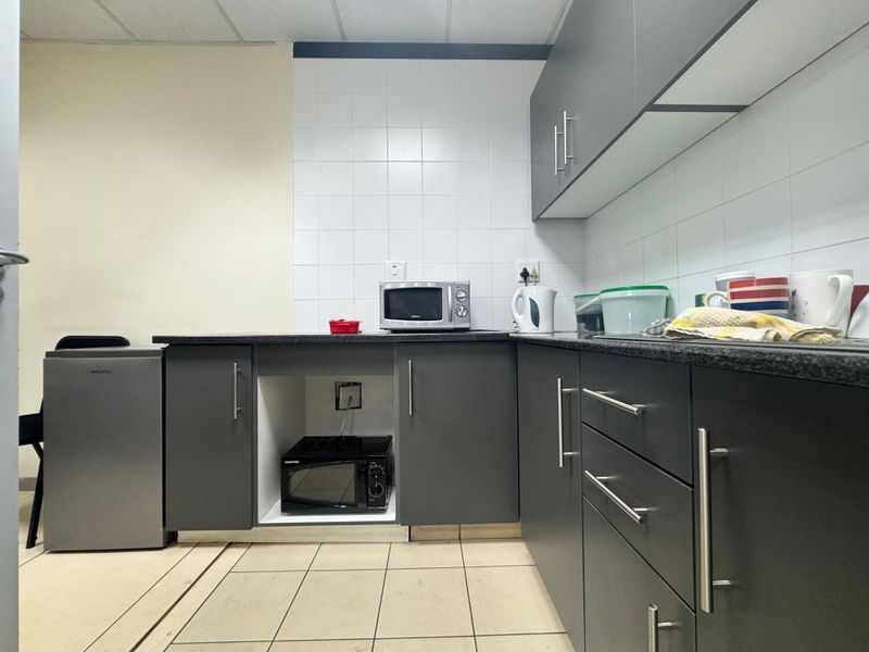 Office Space To Let In La Lucia Ridge. - Photo 9