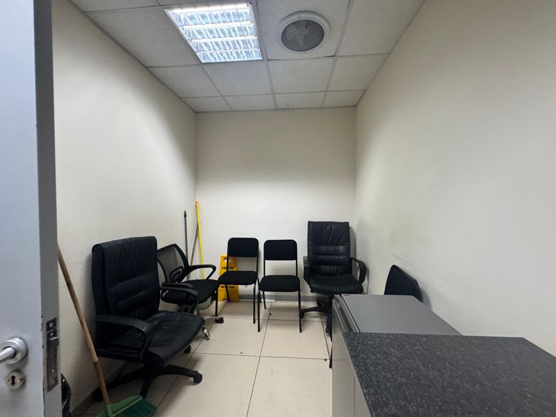 Office Space To Let In La Lucia Ridge. - Photo 7