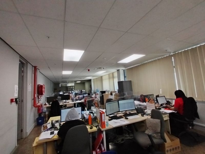 Turnkey Rental Unit with Heavy-Duty Access - Photo 7