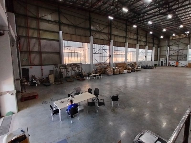 Turnkey Rental Unit with Heavy-Duty Access - Photo 9