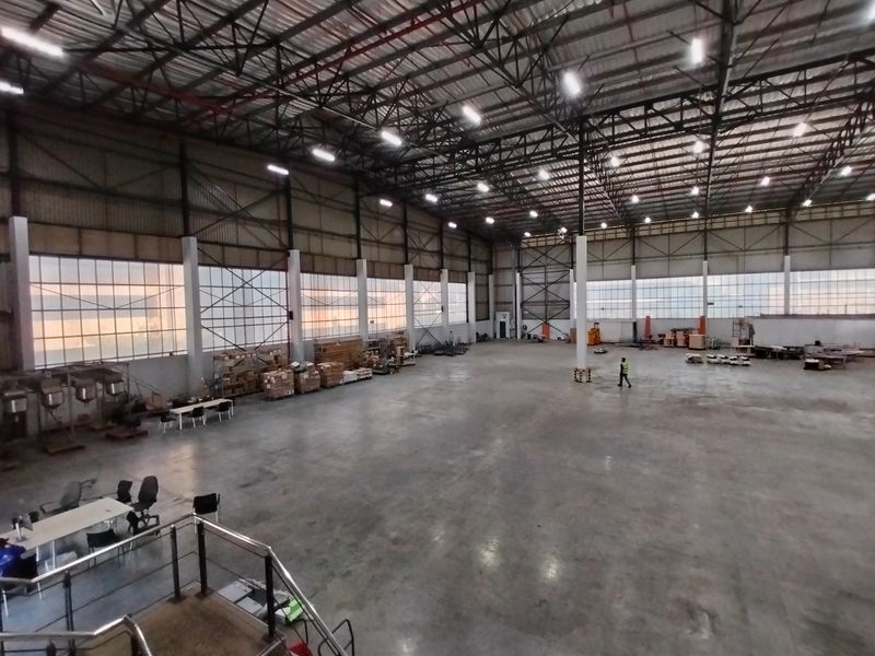 Turnkey Rental Unit with Heavy-Duty Access - Photo 8