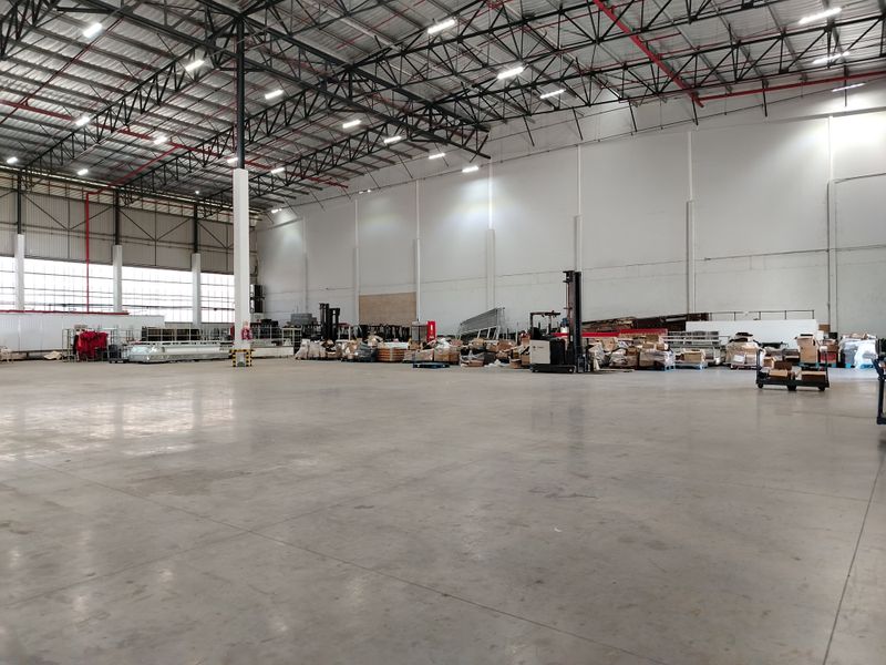 Turnkey Rental Unit with Heavy-Duty Access - Photo 4