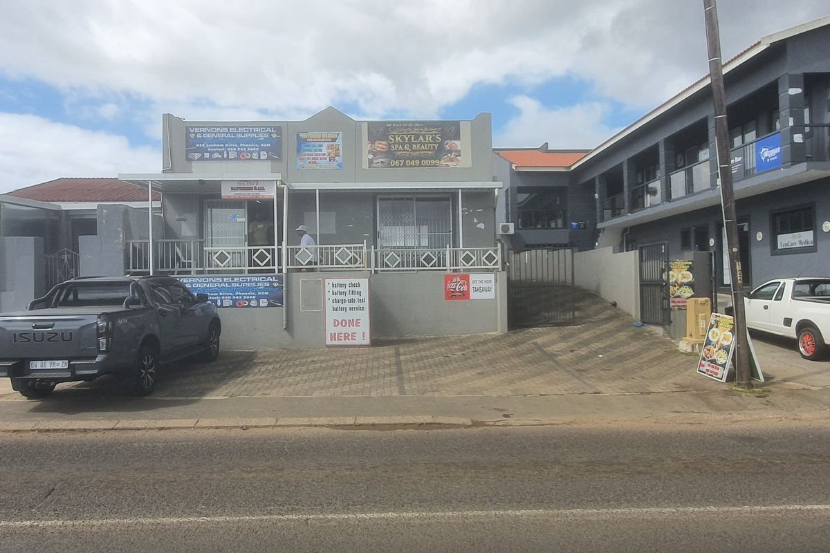 High-Exposure Commercial Investment | Fully Tenanted | Prime Phoenix Location - Photo 3