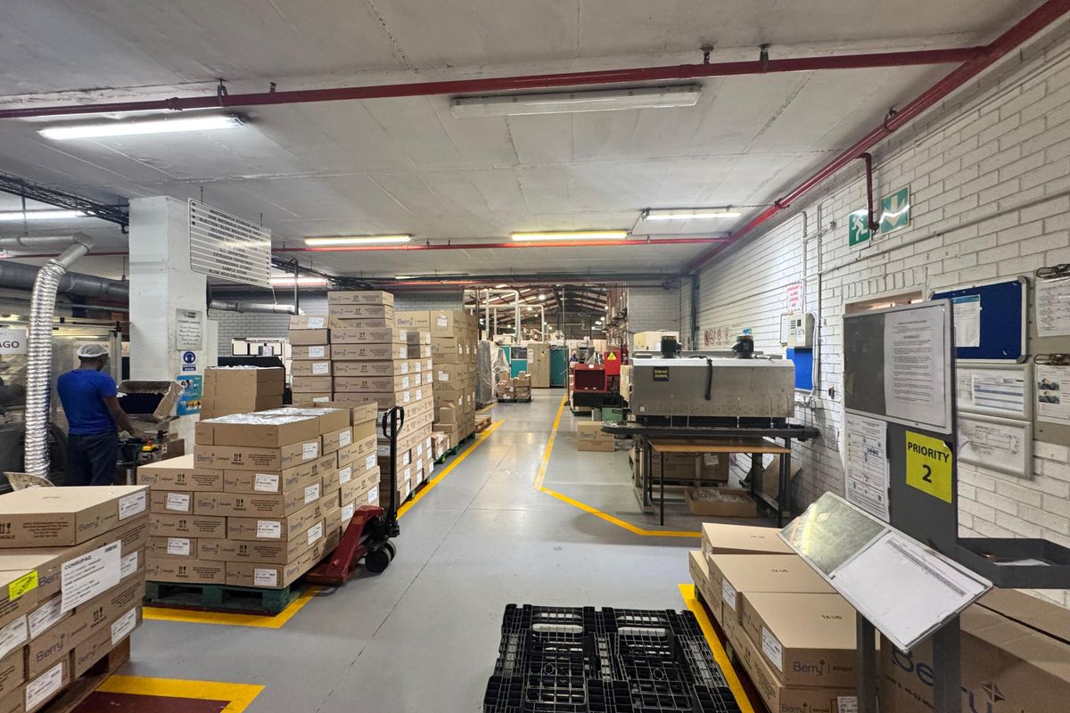 Industrial Property To Let in Briardene. - Photo 3