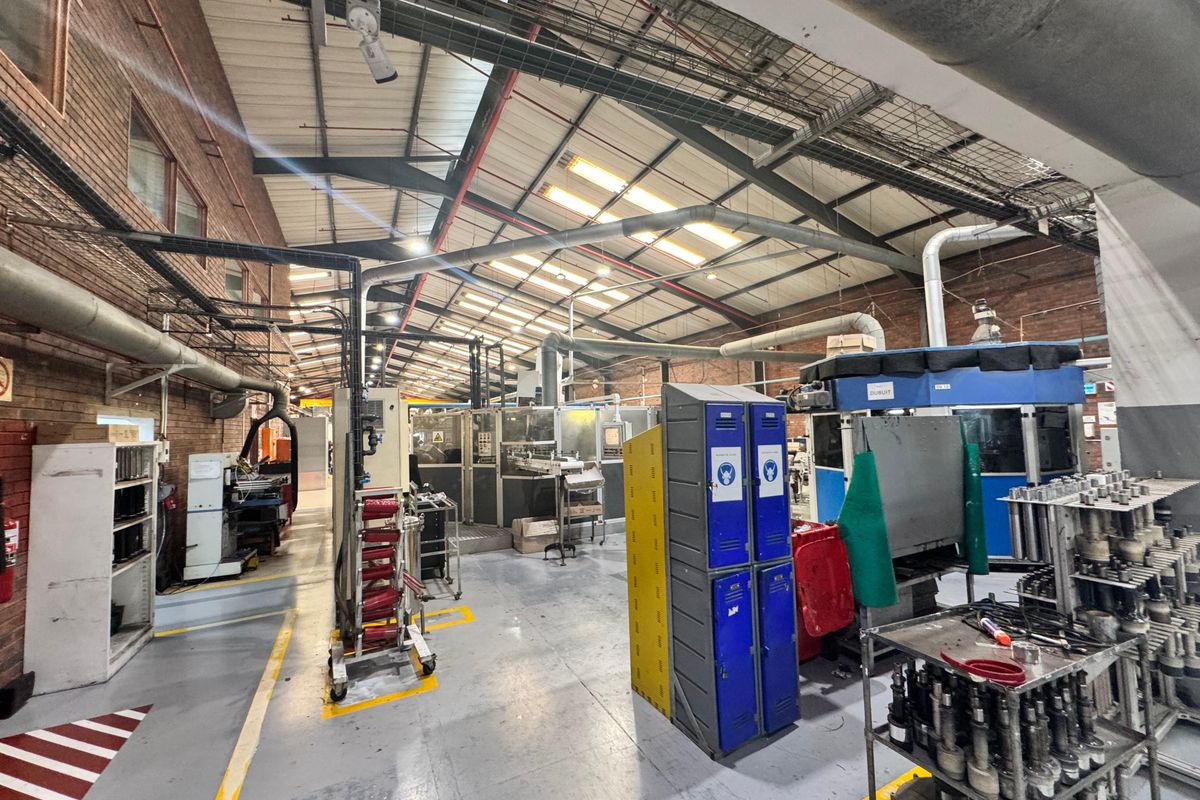 Industrial Property To Let in Briardene. - Photo 2