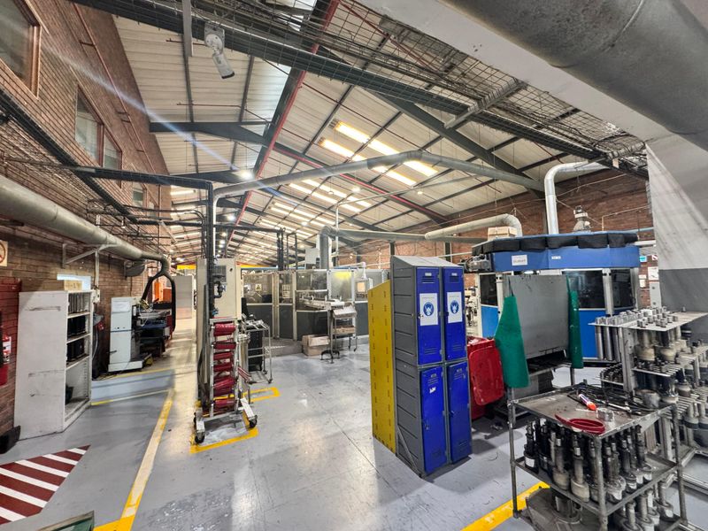 Industrial Property To Let in Briardene. - Photo 2