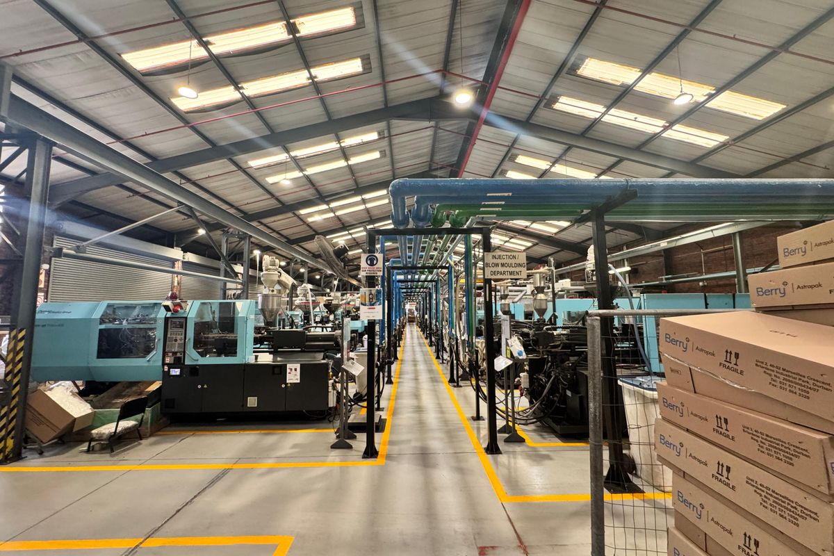 Industrial Property To Let in Briardene. - Photo 4