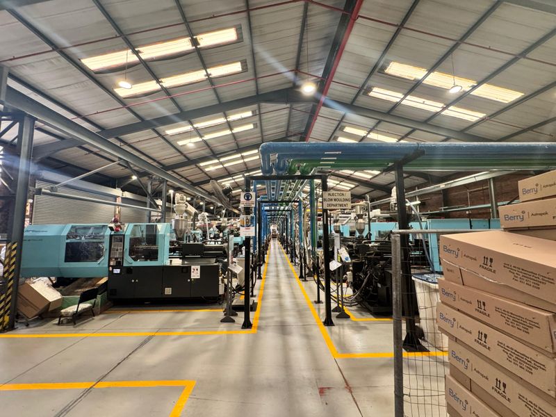 Industrial Property To Let in Briardene. - Photo 4