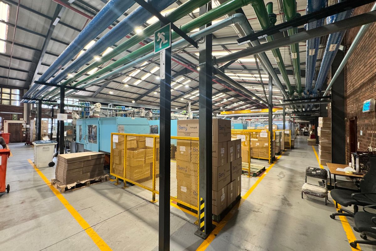 Industrial Property To Let in Briardene. - Photo 5