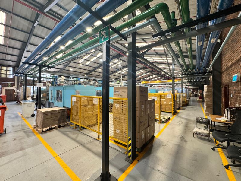 Industrial Property To Let in Briardene. - Photo 5