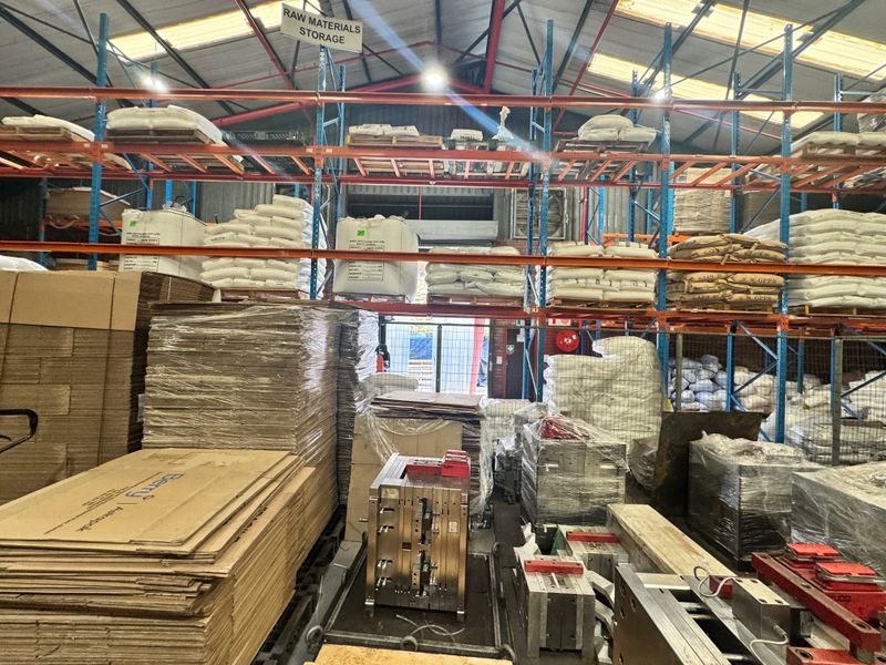 Industrial Property To Let in Briardene. - Photo 9