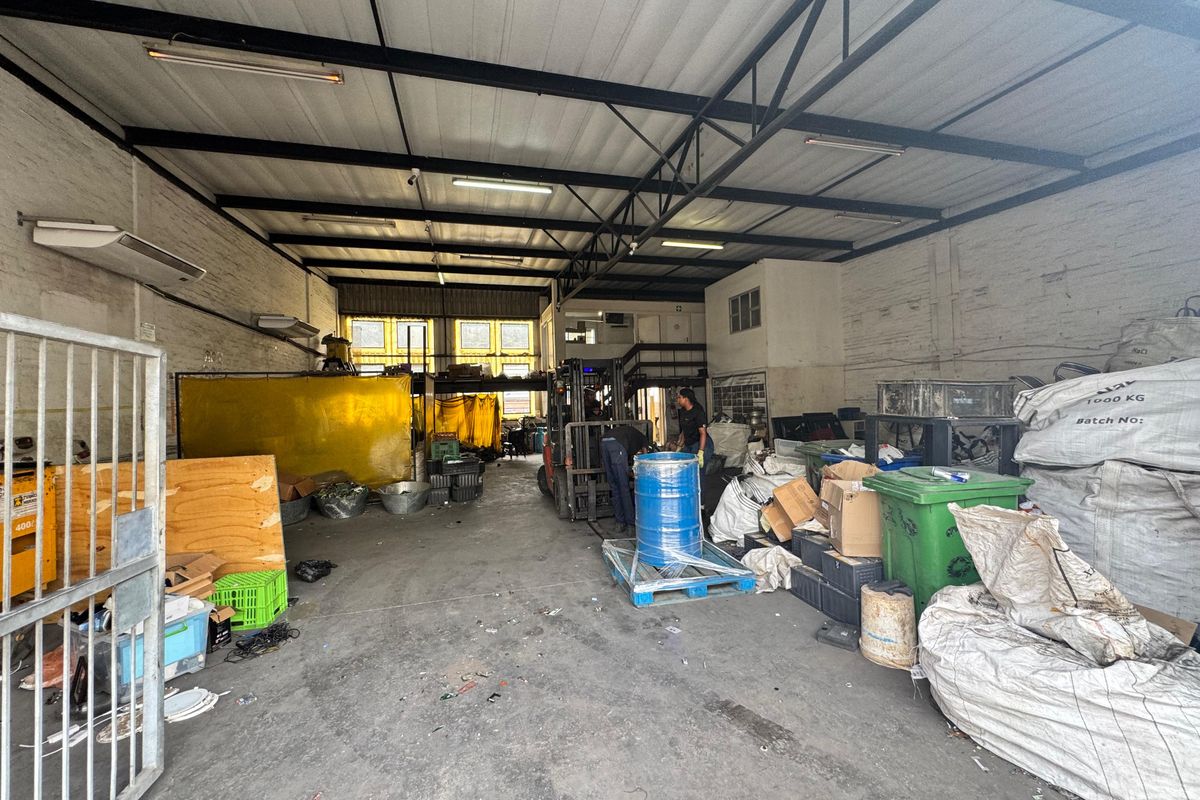 Industrial Property to Rent. - Photo 2