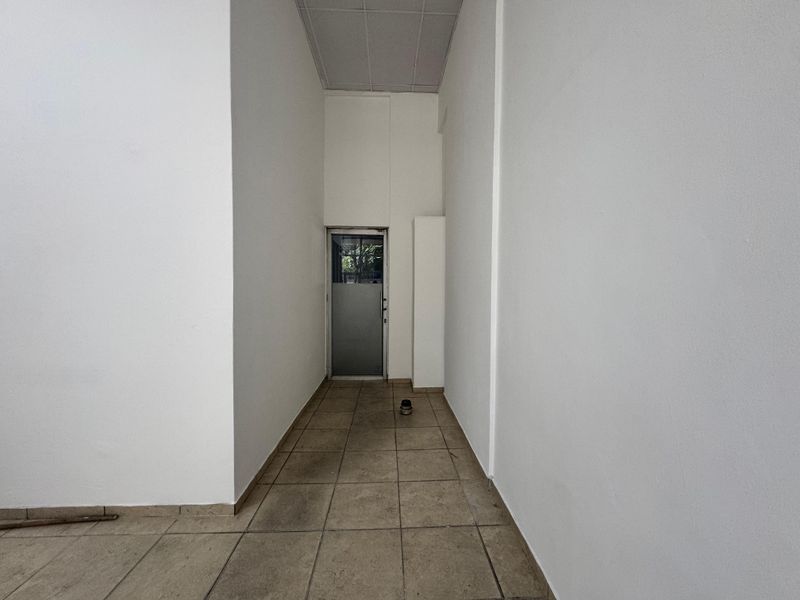 Prime Retail Space For Rent In The Heart Of Umhlanga Ridge. - Photo 4