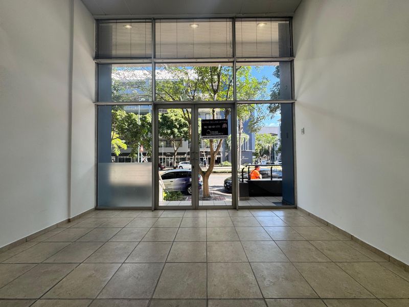 Prime Retail Space For Rent In The Heart Of Umhlanga Ridge. - Photo 2