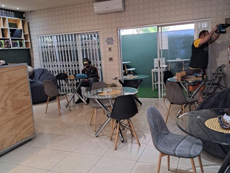 Well-Located 50 sqm Medical/Office Space in Overport For Rent. - Photo 4