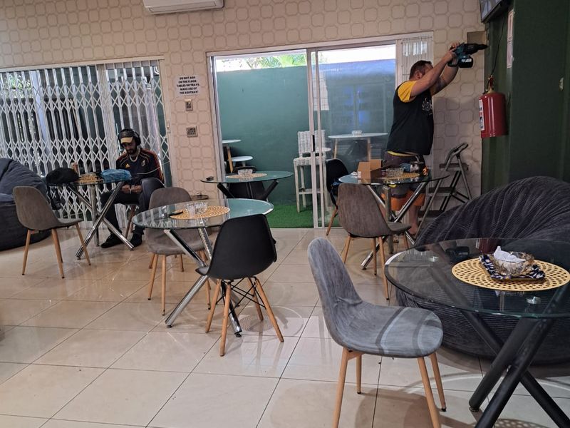 Well-Located 50 sqm Medical/Office Space in Overport For Rent. - Photo 6