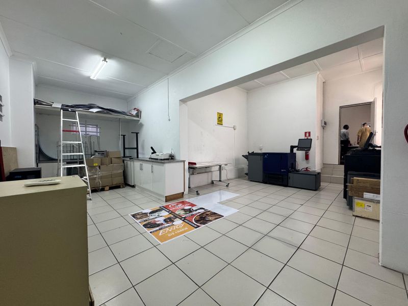 Prime Warehouse & Office Space for Sale in Berea – Ideal Business Hub. - Photo 10