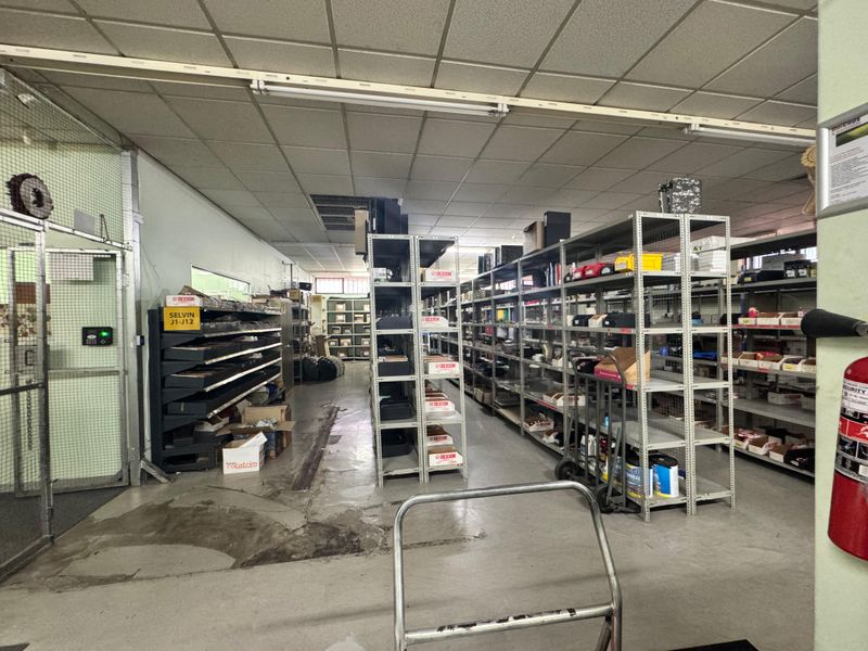 Prime Warehouse & Office Space for Sale in Berea – Ideal Business Hub. - Photo 5