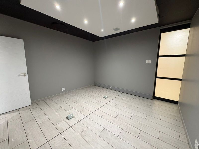 Commercial - Office space for rent - Photo 7