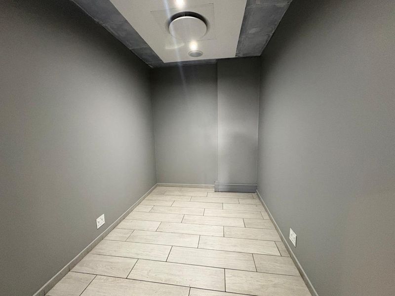 Commercial - Office space for rent - Photo 6