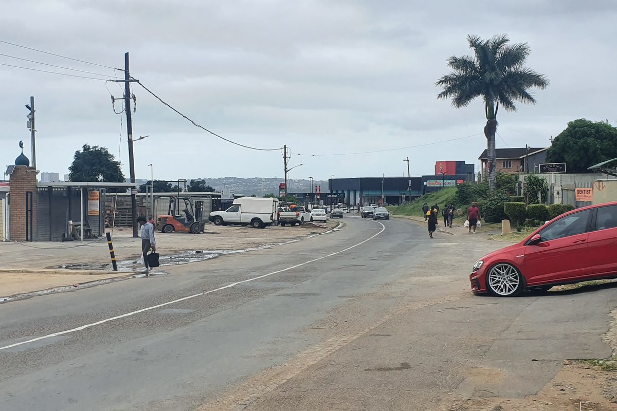 Business-Zoned Mixed-Use Investment Property in Newlands with Strong Rental income & Upside - Photo 2