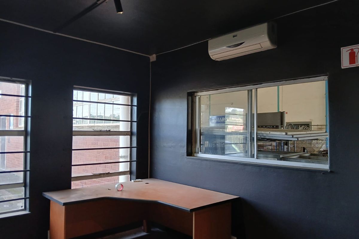 Industrial Property to Let in Springfield Park, Durban. - Photo 4