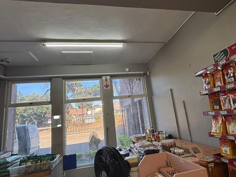 Retail Space to Let in Durban North - Photo 5