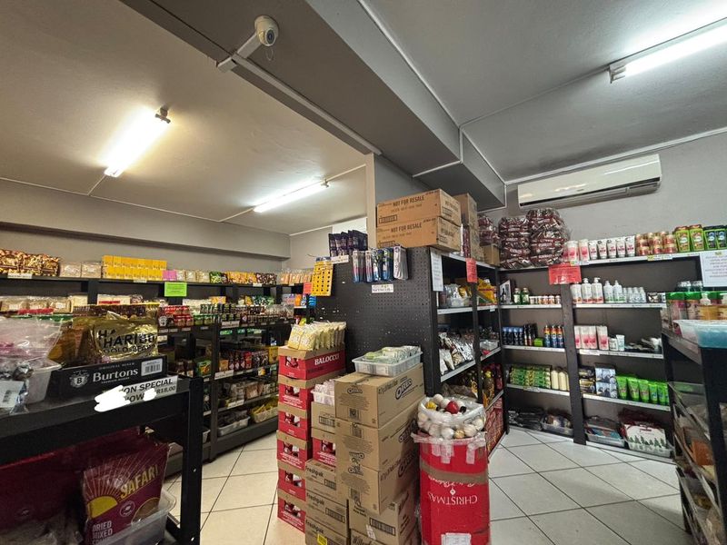 Retail Space to Let in Durban North - Photo 9
