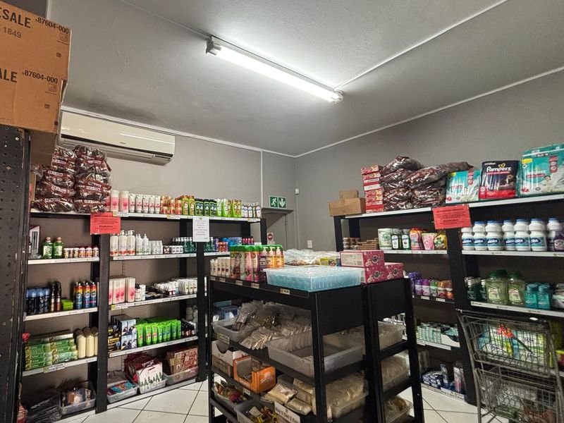 Retail Space to Let in Durban North - Photo 6