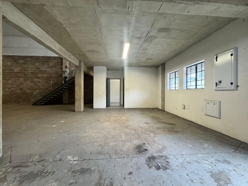 Warehouse To Let – Mount Edgecombe Industrial Precinct. - Photo 4