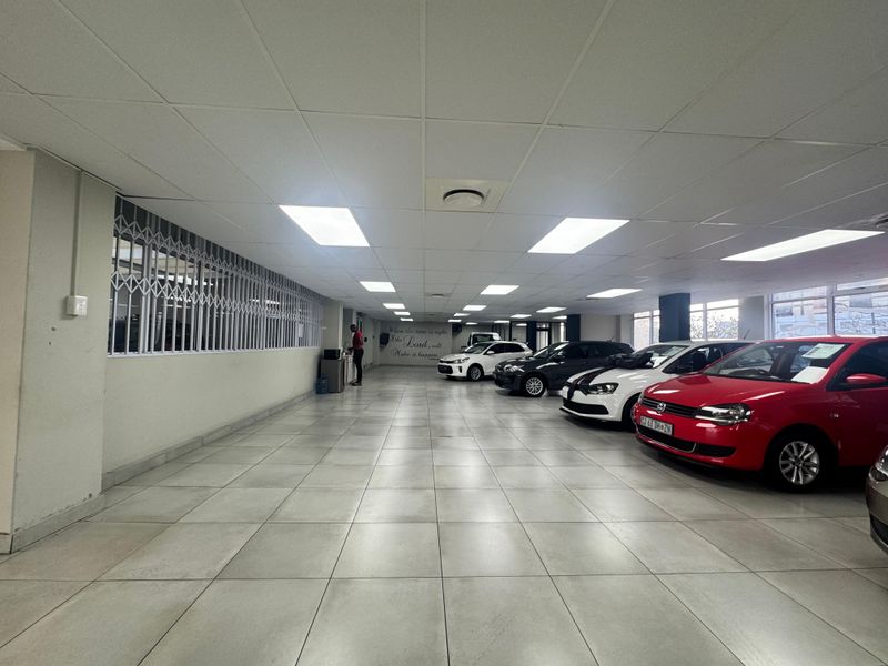 Prime Commercial Space for Lease. - Photo 2