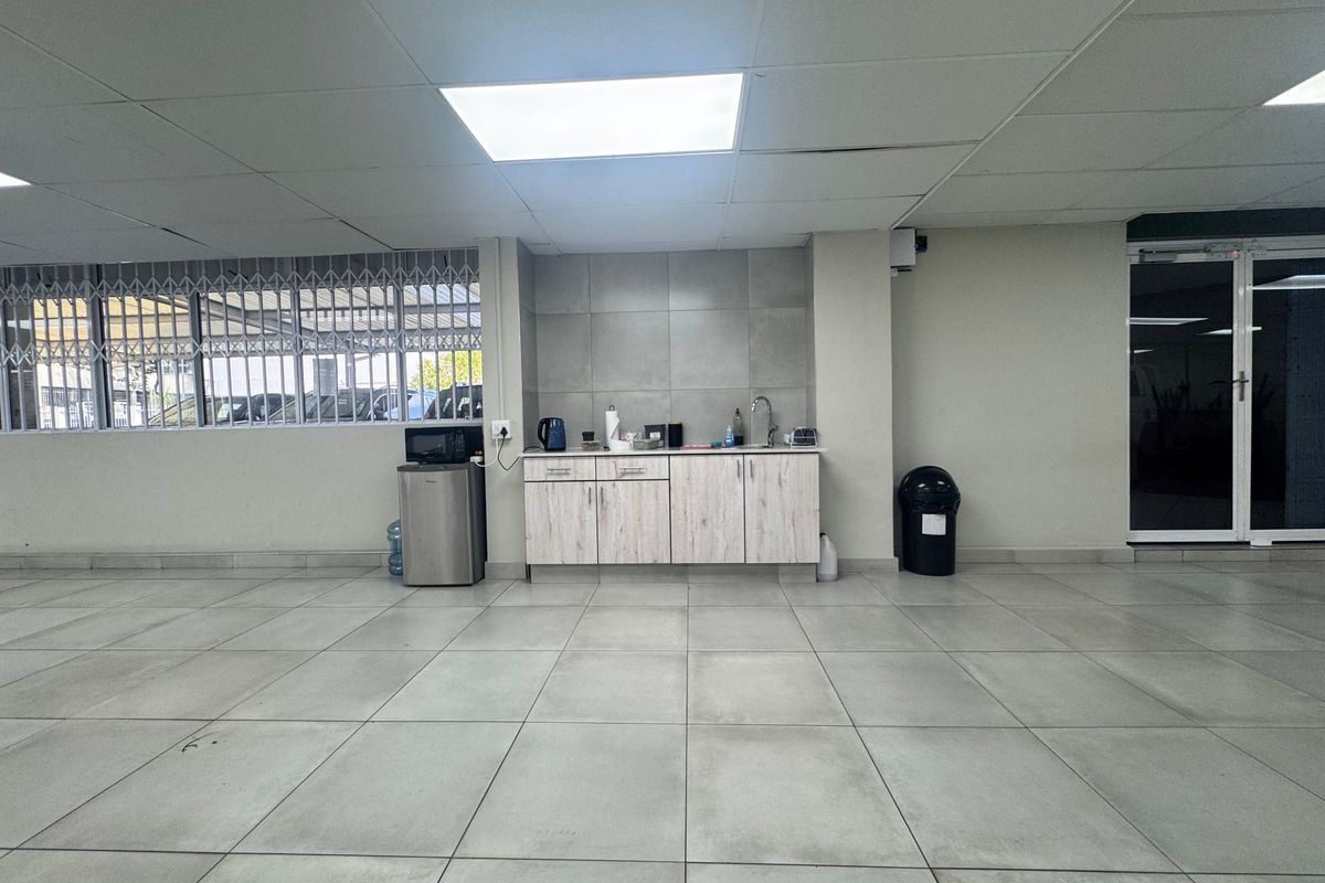 Prime Commercial Space for Lease. - Photo 3