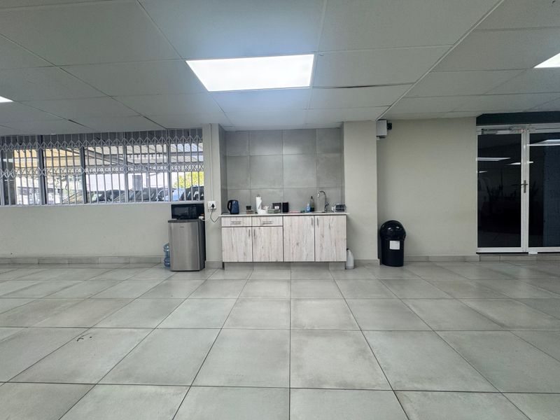 Prime Commercial Space for Lease. - Photo 3