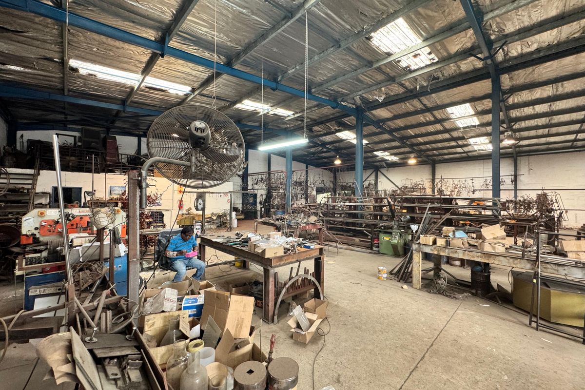 Big Space, Big Opportunity – 800sqm Warehouse Now Available! - Photo 4