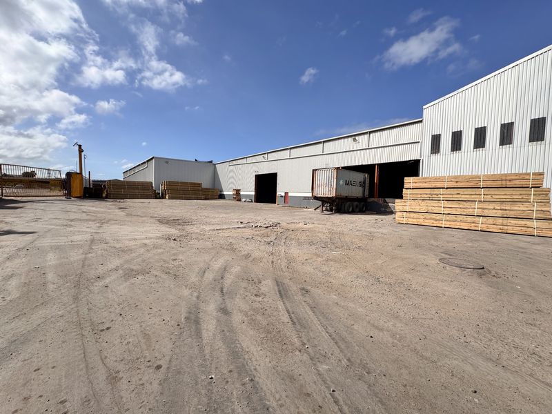 Versatile Multi-Use Commercial Warehouse For Sale | Prime Investment Opportunity - Photo 9