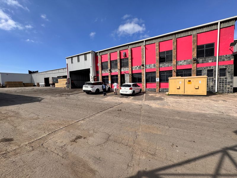 Versatile Multi-Use Commercial Warehouse For Sale | Prime Investment Opportunity - Photo 8