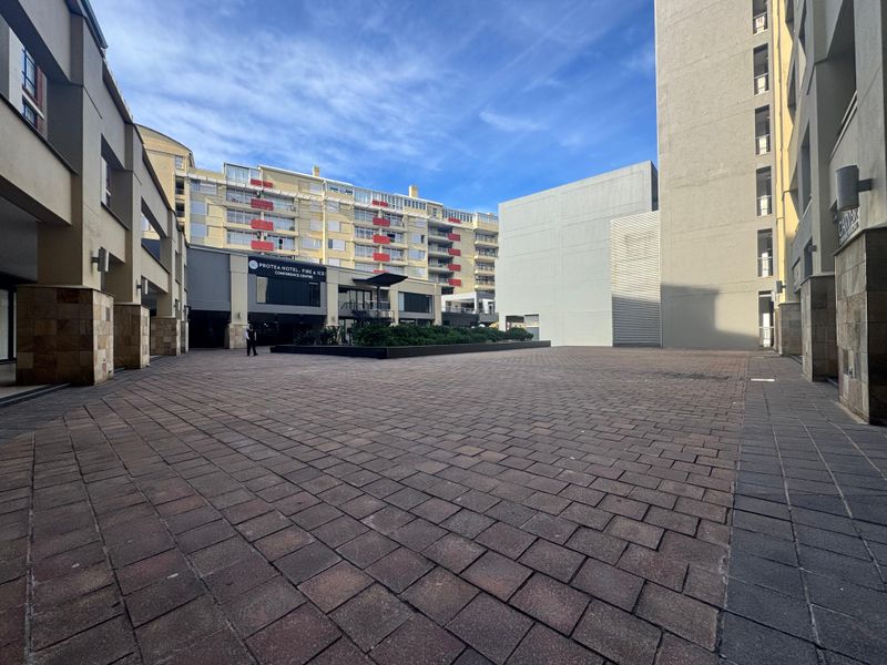 Prime Retail & Office Space Available for Lease. - Photo 10