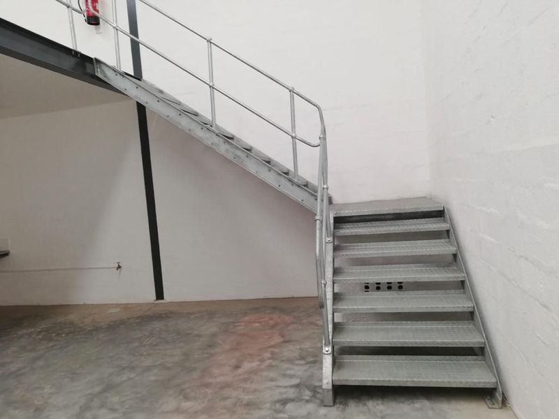 Warehouse Unit Available To Rent - Photo 4