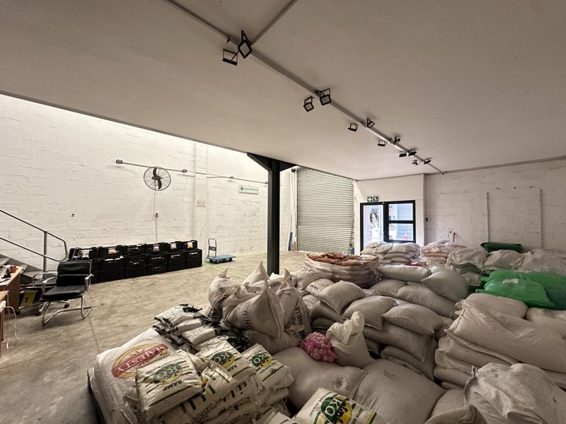 Warehouse Unit Available To Rent - Photo 5