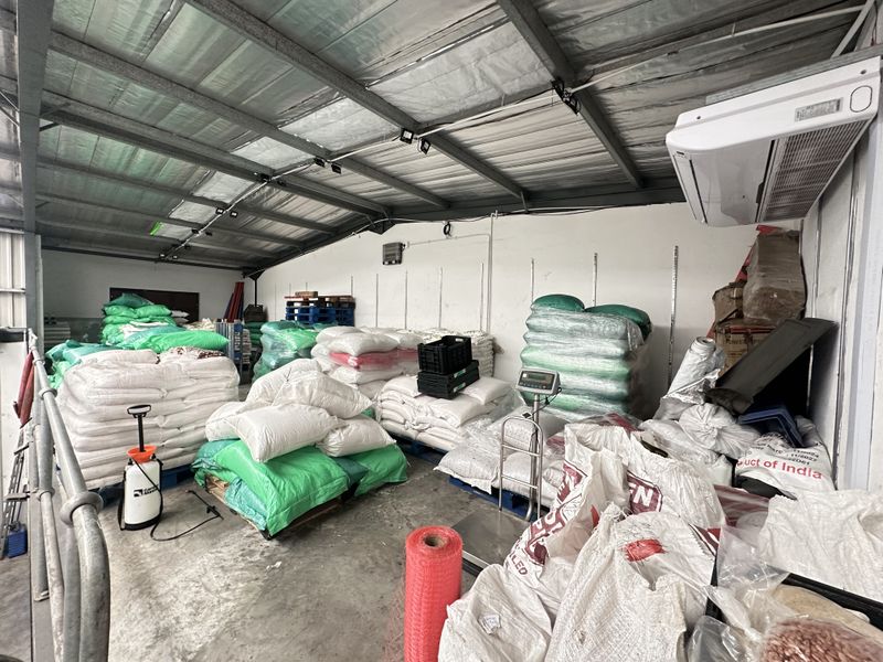 Warehouse Unit Available To Rent - Photo 8
