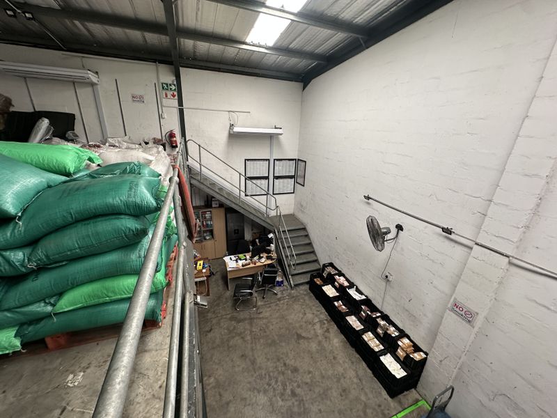 Warehouse Unit Available To Rent - Photo 9
