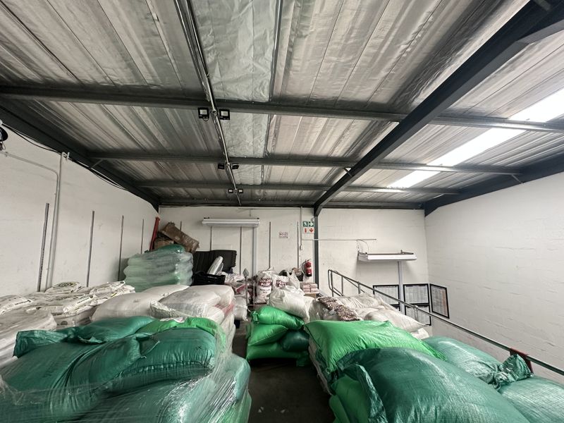 Warehouse Unit Available To Rent - Photo 7