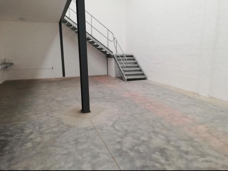 Warehouse Unit Available To Rent - Photo 2