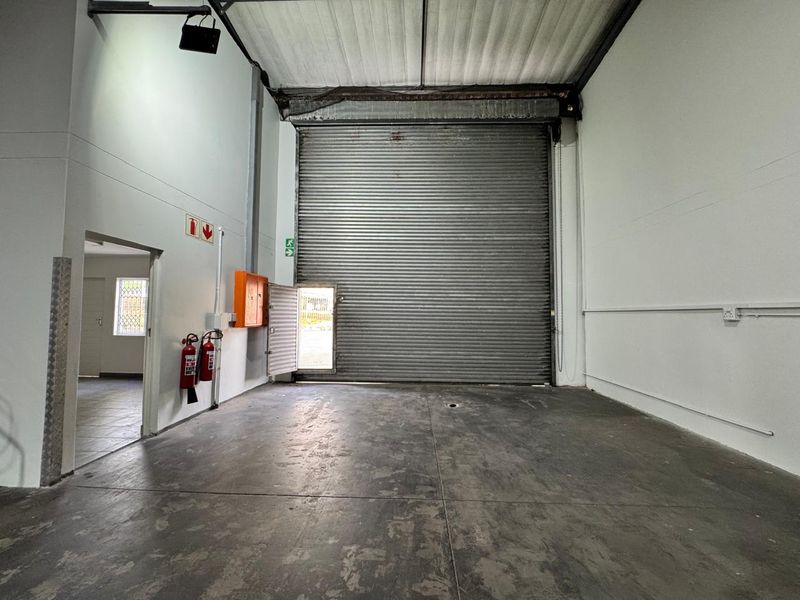 Warehouse to let in Briardene. - Photo 6