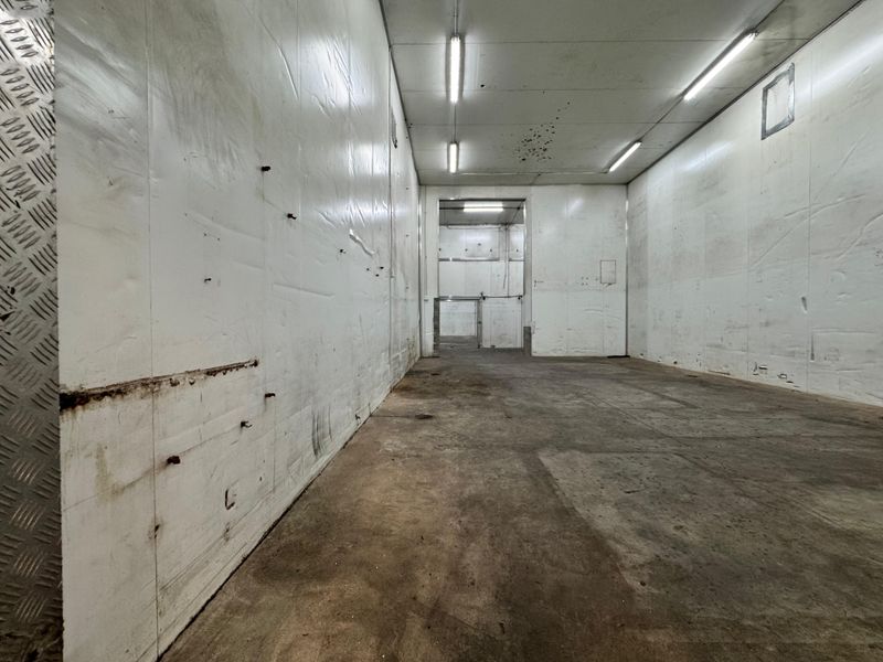 Prime Warehouse Space Available to Let. - Photo 5