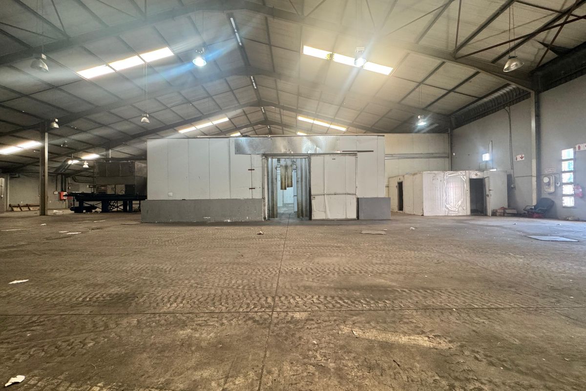 Prime Warehouse Space Available to Let. - Photo 2