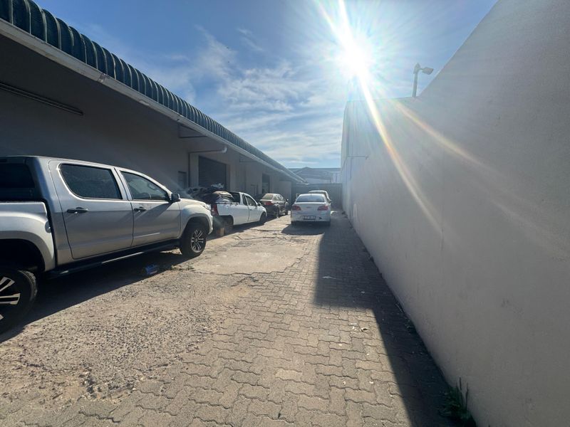 Prime Warehouse Space Available to Let. - Photo 8