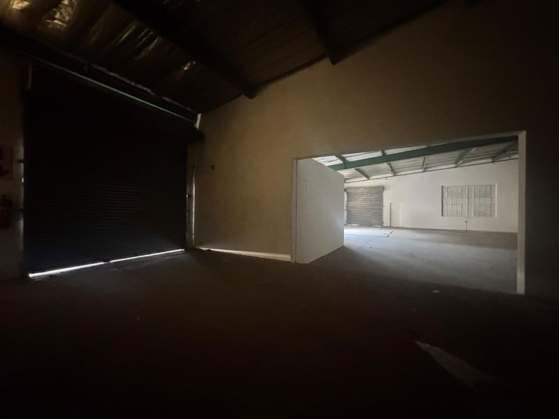 Prime Warehouse Space Available to Let. - Photo 7