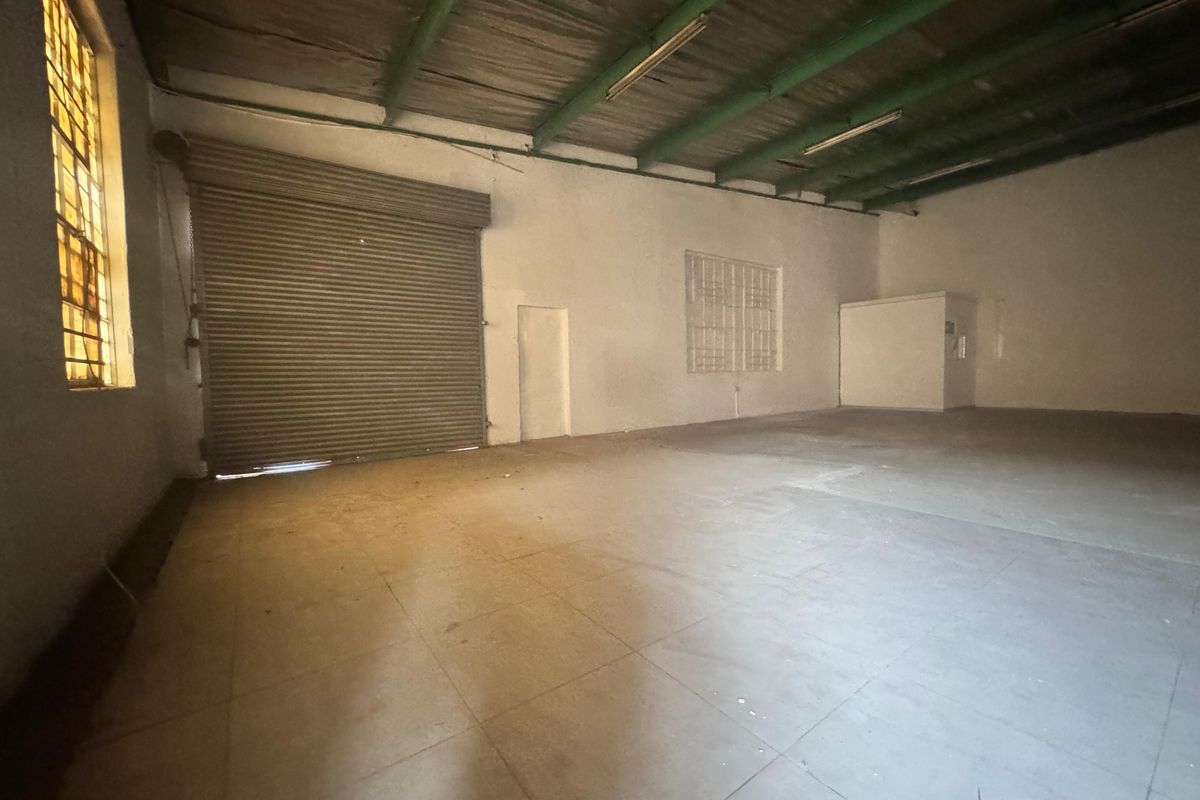 Prime Warehouse Space Available to Let. - Photo 3